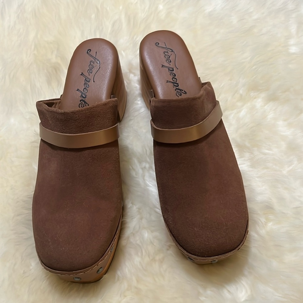 Free People Calabasas Clogs 39